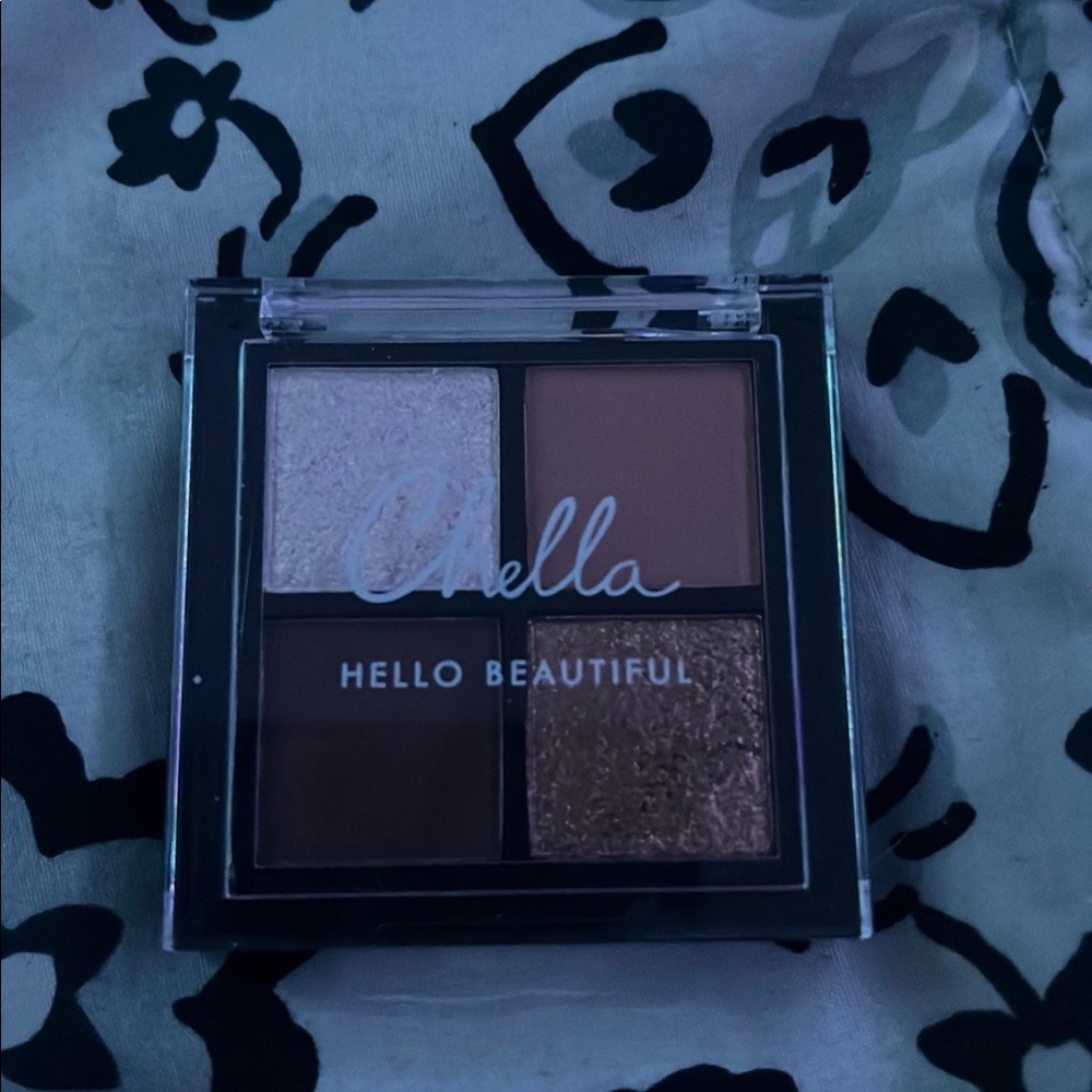 Chella eyeshadow pallet